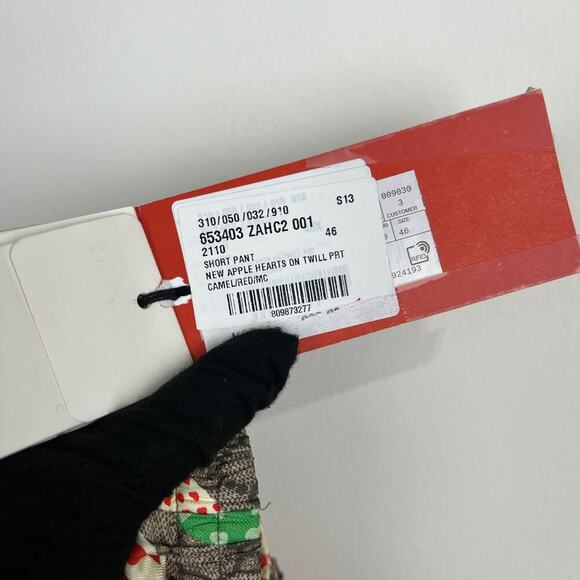 NWT Gucci Silk Apple Shorts Size 46 - Picture 16 of 16